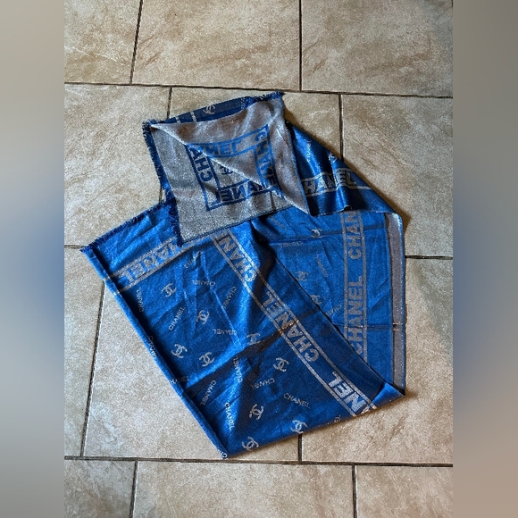 CHANEL scarve - Picture 3 of 8